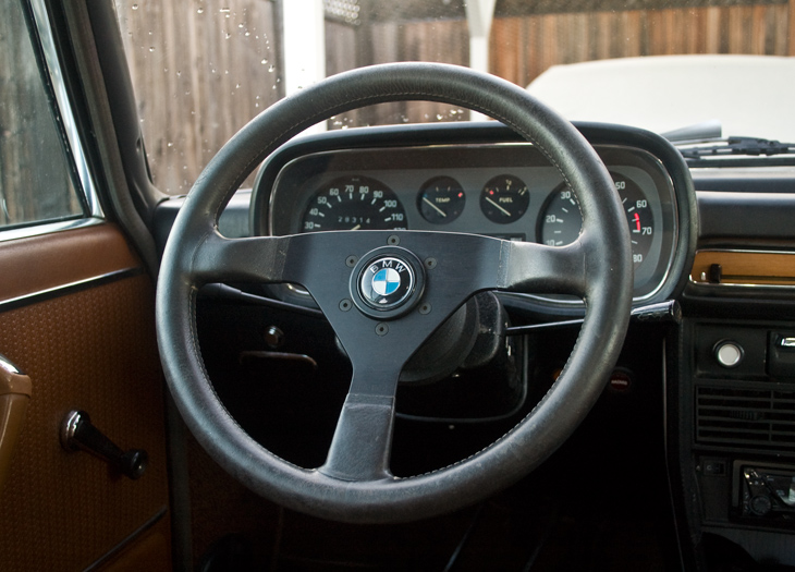 Momo Super Indy Steering Wheel