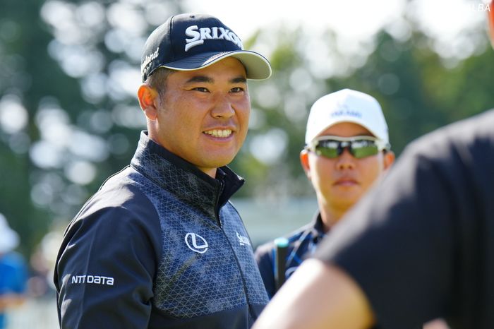 松山英樹がスタート前に使う『ブォーン！』と鳴る練習器具 - ゴルフ