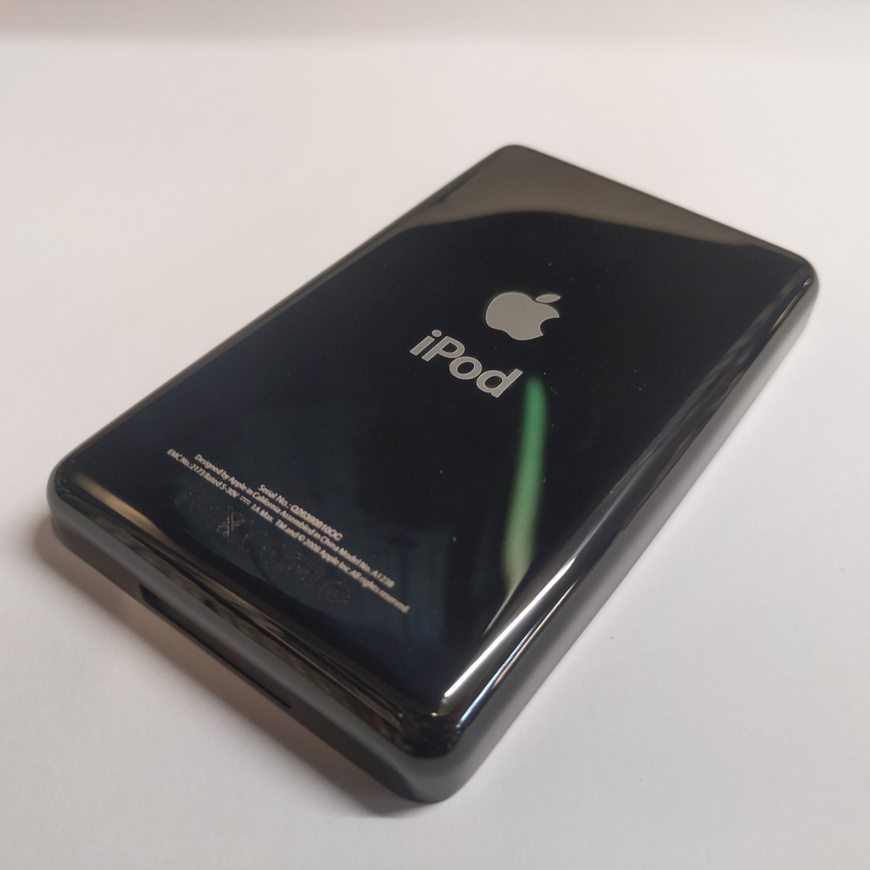 iPod classic Metal Rear Housing (Black) - 5th, 6th, 7th Gen – DCG !Pod