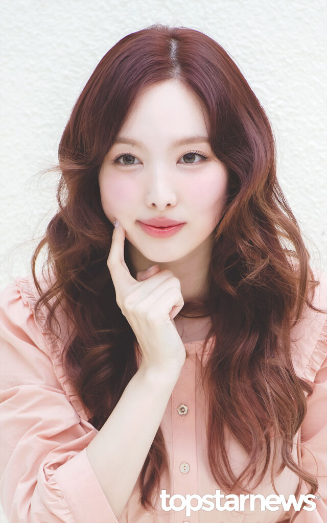 TWICE ナヨン、バッグブランド「STAND OIL」のイベントに出席