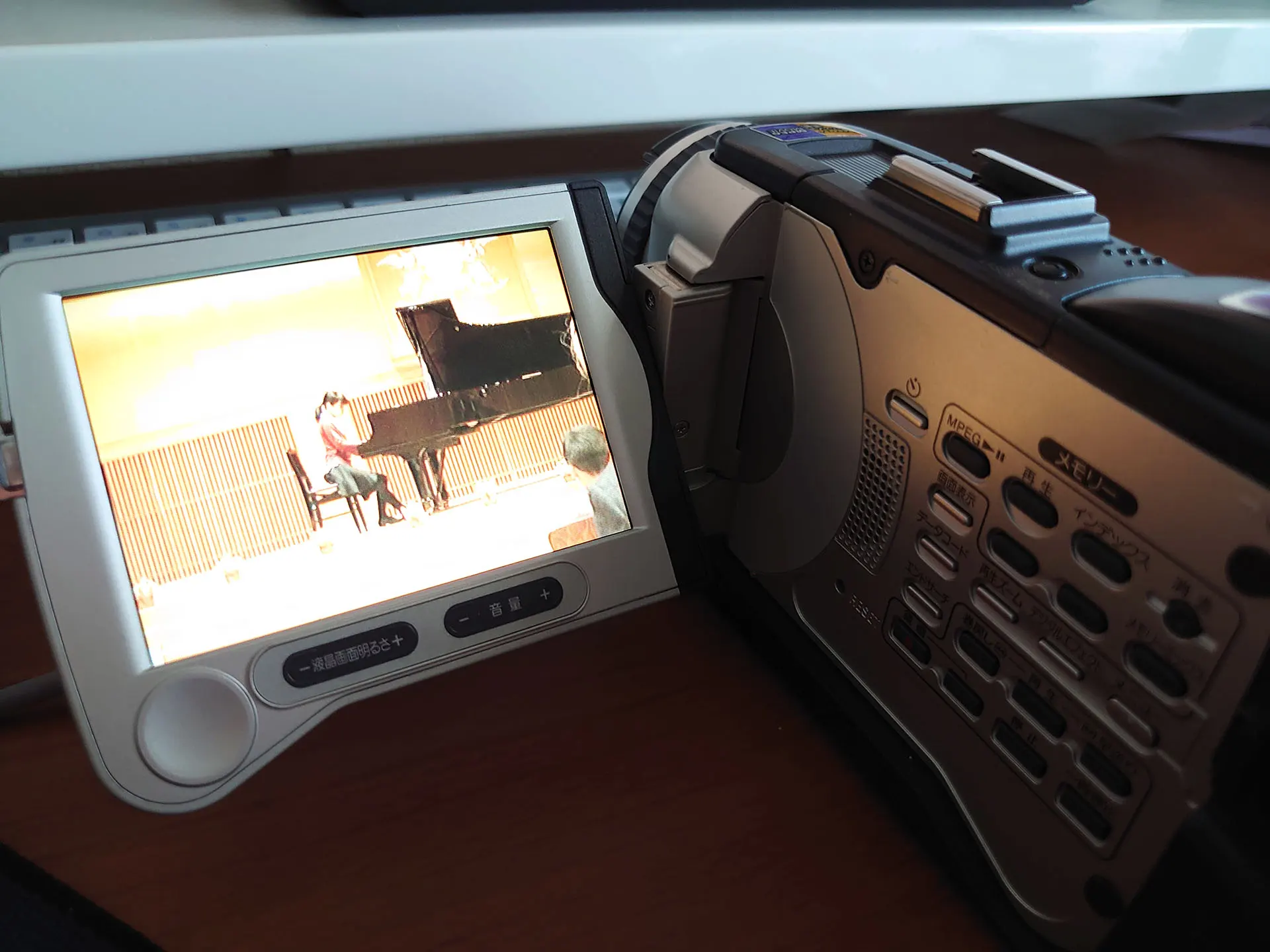 PCにi.LINKがない！拡張ボード増設でminiDVを取り込む方法【DCR-TRV30