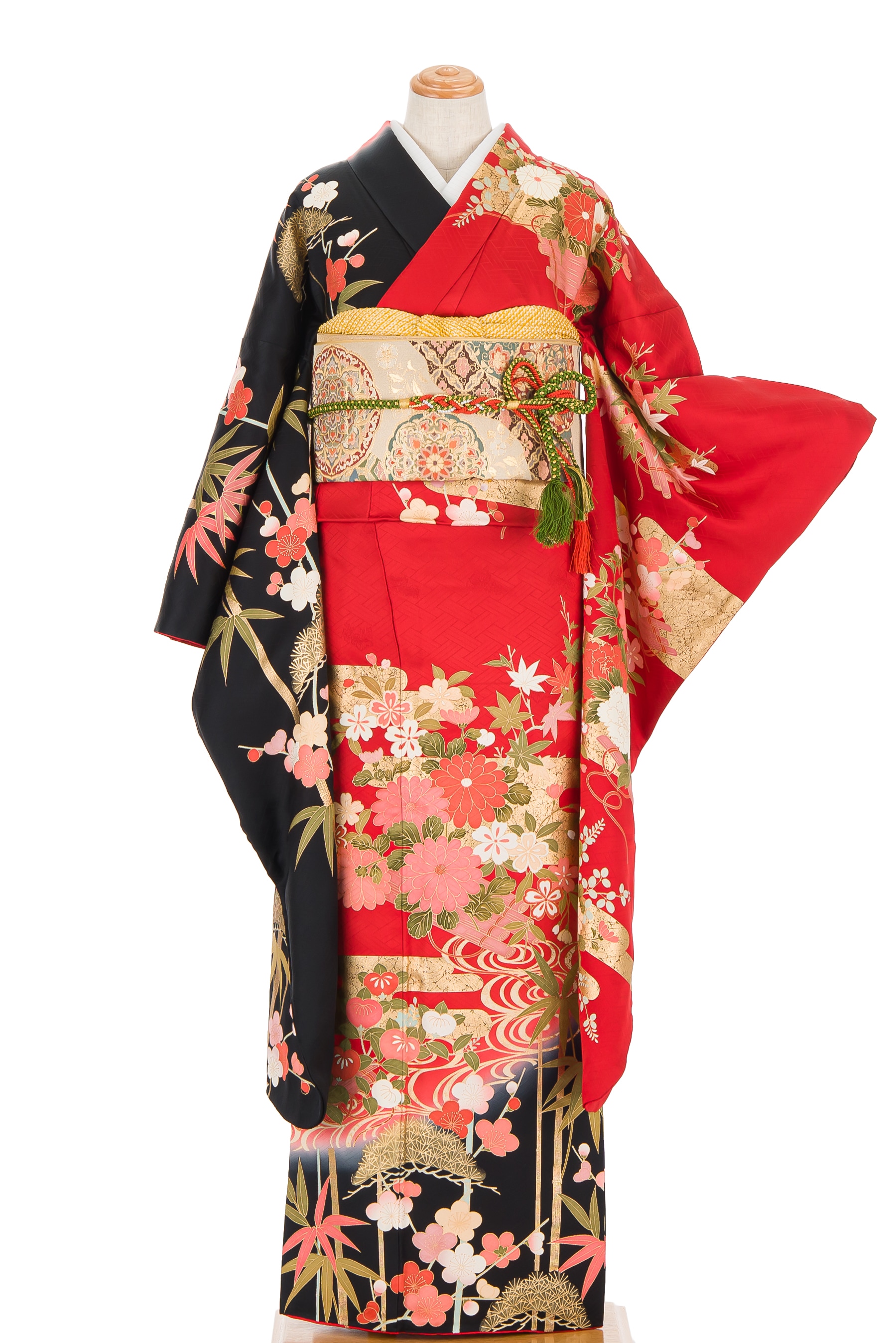 アンティーク黒引き振袖 豪快な松竹梅 ＆アンティーク赤振袖長襦袢