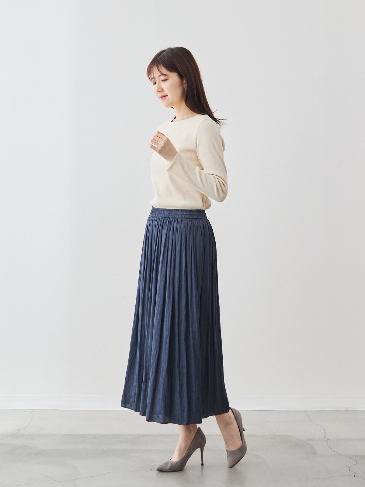 ヴィンテージサテンのフレアパンツ/ミッドナイトブルー | Factelier