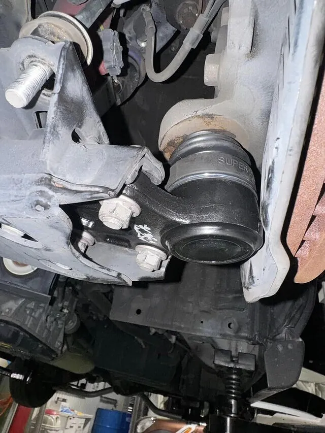 摂津市・ハイエース・玄武のRCジョイント、タイロッドエンド