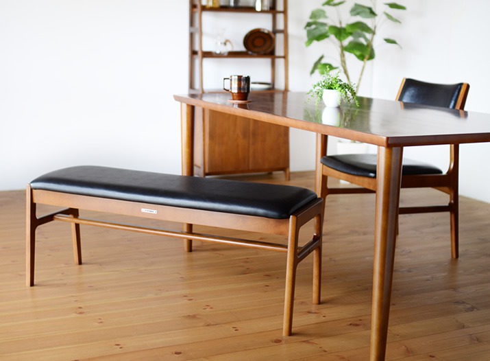 カリモク60+ アームレスダイニングチェア スタンダードブラック