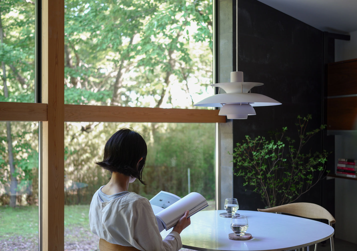 ルイスポールセン（Louis Poulsen） PH5 / モノクローム・オイスター