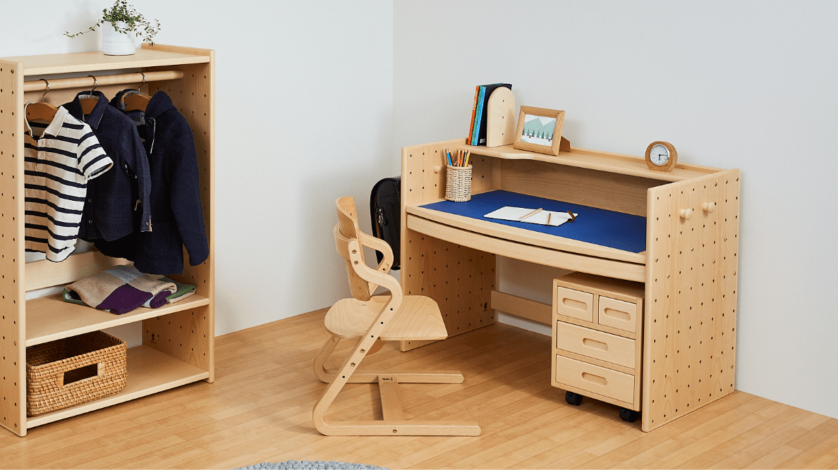 フォルミオ」が国産になって復活！まずはMakuakeで販売開始 | 学習机