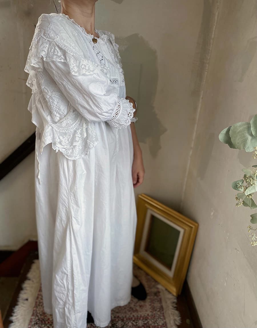 アンティークコットンフラワーレースワンピース