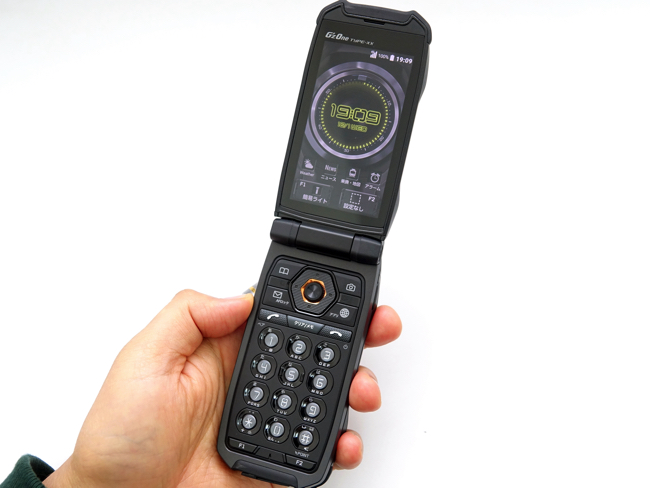 ファン感涙の名機が帰ってきた！4Gフィーチャーフォン「G'zOne TYPE-XX