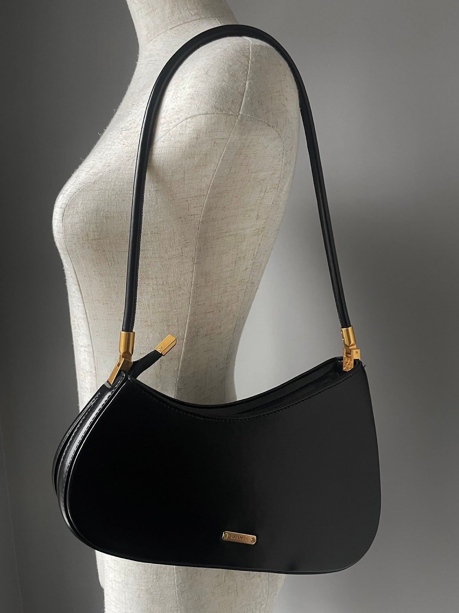 Accent logo curve shoulder bag | DIANTÉ (ディアンテ)公式通販サイト