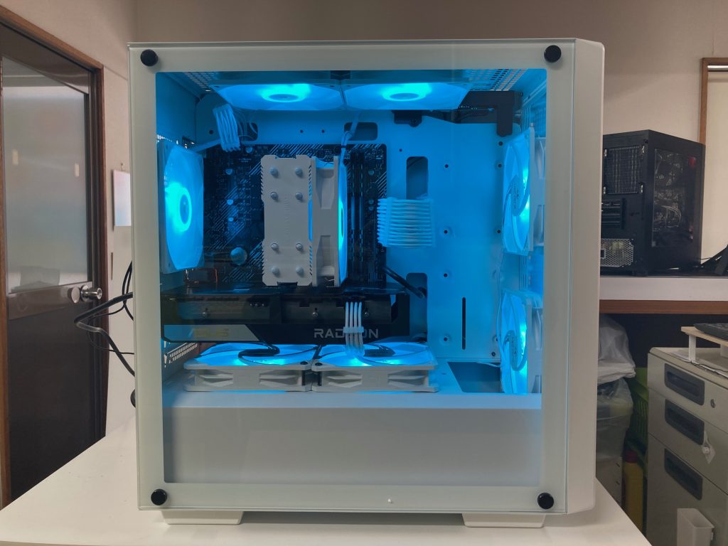 超高性能 白 ゲーミングPC RTX3070 Windows11 ワイルズ快適 ゲーミング