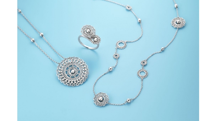 GINZA TANAKA」のプラチナ・ジュエリー | プラチナ・ギルド