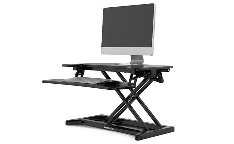 DMM.make 卓上昇降デスク - ワークスタイル改革で飛躍したパフォーマンスを