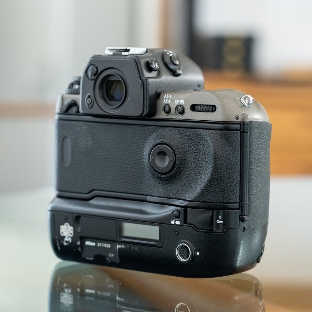 Nikon F5 50th Limited – Doppietta-Tokyo