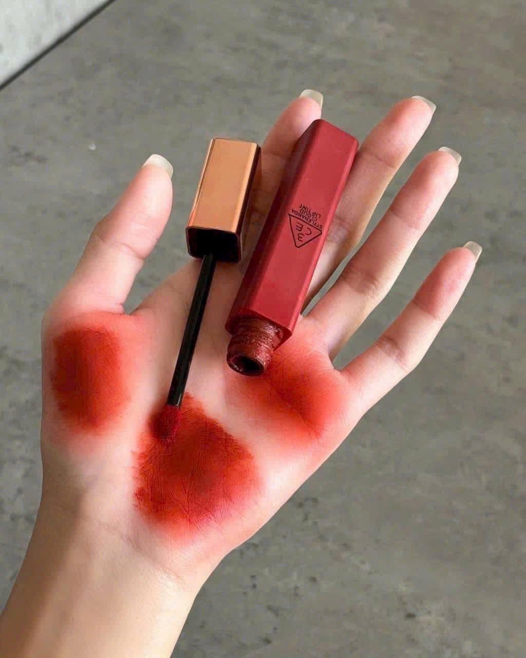 Son Kem Lì 3CE Cloud Lip Tint Live A Little Màu Đỏ Đất Ấm Áp