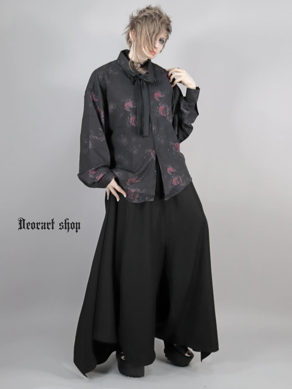 BY7056 ルーズシルエット・ダークカラー ローズ柄 総柄 シャツ[dark