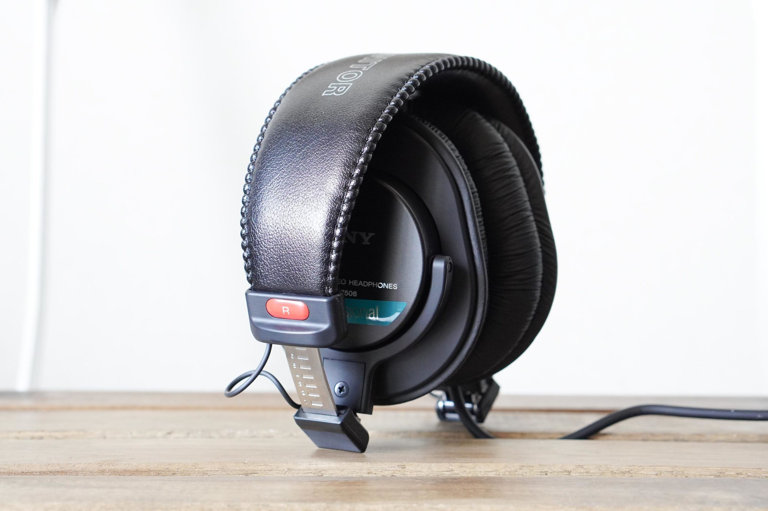 SONY MDR-7506モニターヘッドホンのレビュー！モニターヘッドフォンの