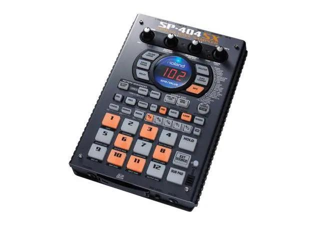 roland_sp404sx_05_w650h450box.jpg