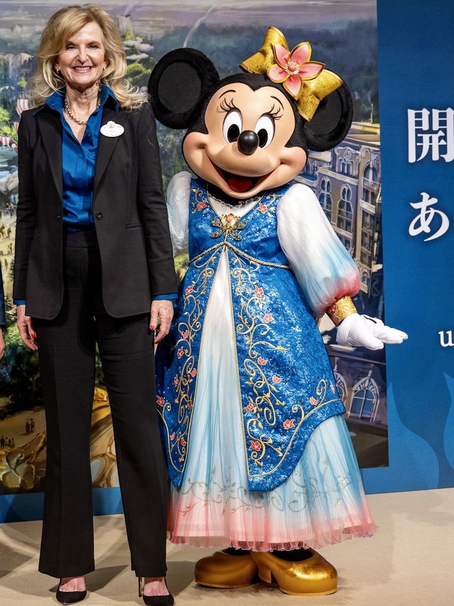 ミッキー&ミニー新コスチュームお披露目！東京ディズニーシー8番目の新