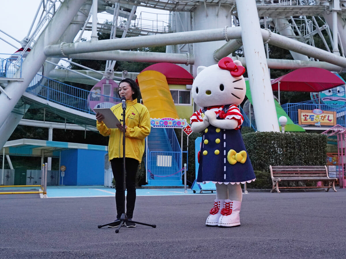 点灯式に「ハローキティ」が登場！ハーモニーランド「大観覧車ワンダー