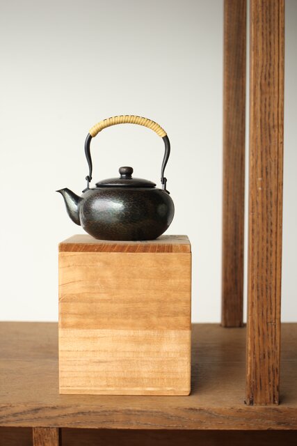 日本酒を美しく引き立てる 「鎚起銅器」の酒器とは - T JAPAN:The New 【