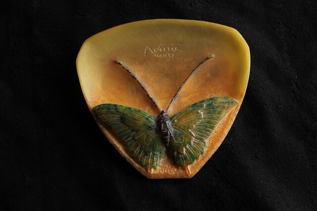 Almeric Walter ワルターガラス 蝶文トレイ Y057｜骨董店 のびる 古