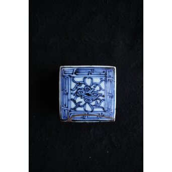 清朝期 新渡 染付 青花香合 P556｜骨董店 のびる 古美術 骨董 和風建具