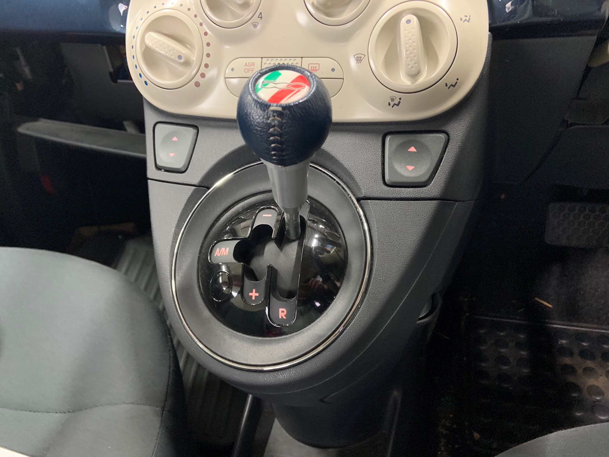 FIAT500」デュアロジックオイル交換！ | 整備・車検 | お知らせ