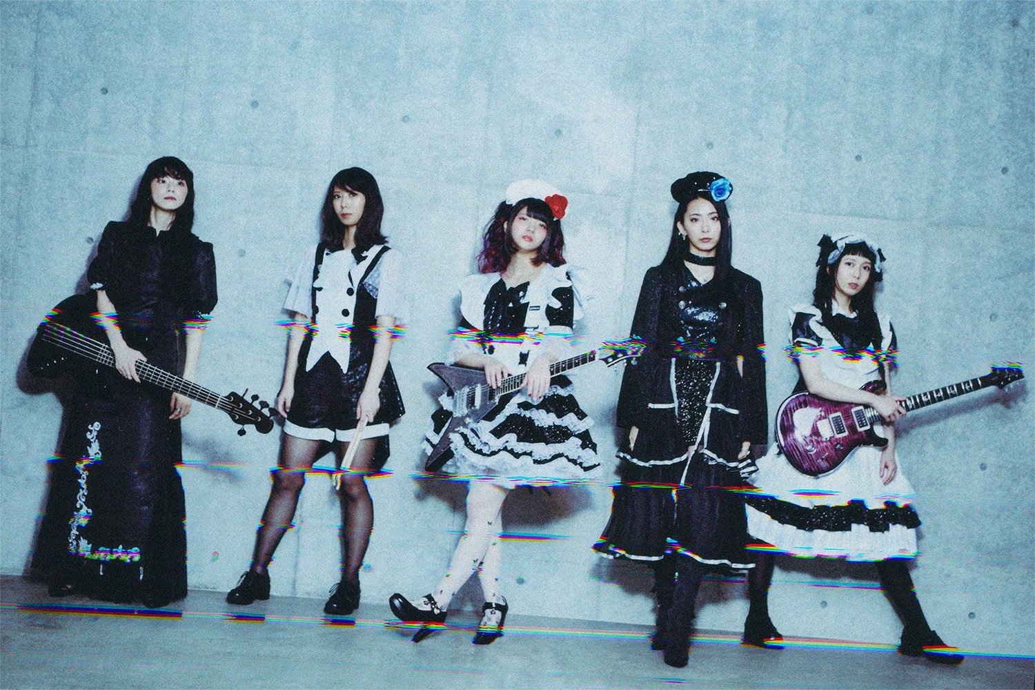 BAND-MAID、小鳩ミク・ソロ歌唱曲「サヨナキドリ」アコースティックお