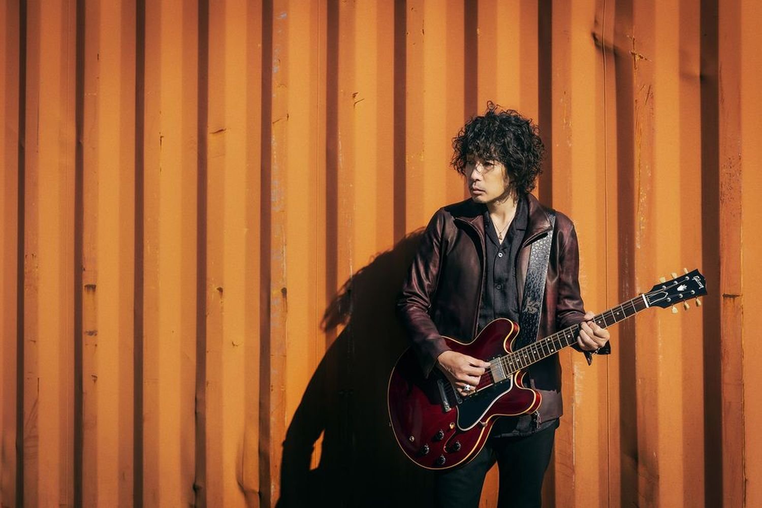 斉藤和義 、初のダブルセットリストツアーを映像・音源化「カモシカDAY
