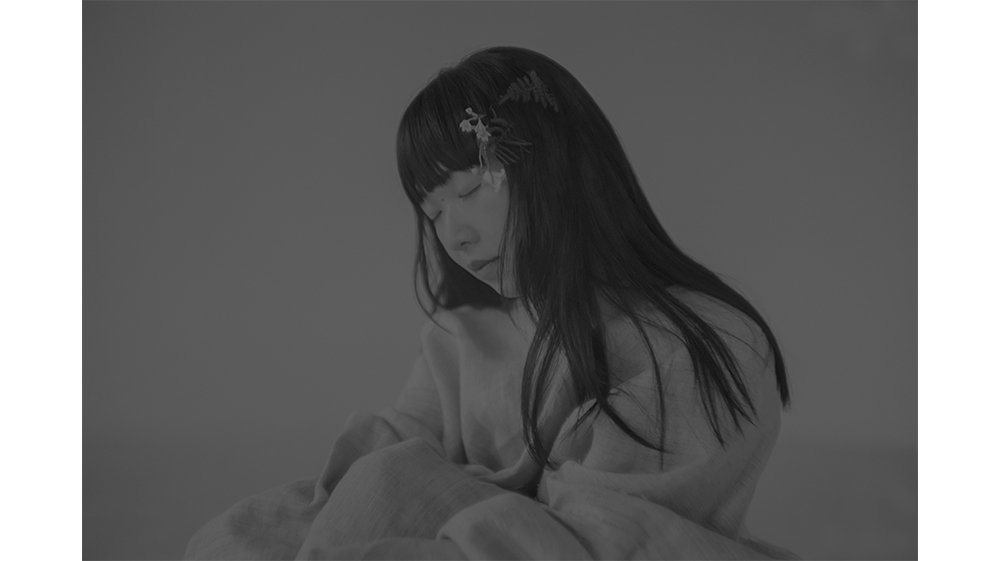 世界中の音楽ファンを魅了する音楽家・青葉市子。アルバム『アダンの風