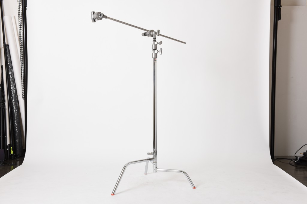 実は簡単！センチュリースタンドの使い方を紹介します、撮影現場になく