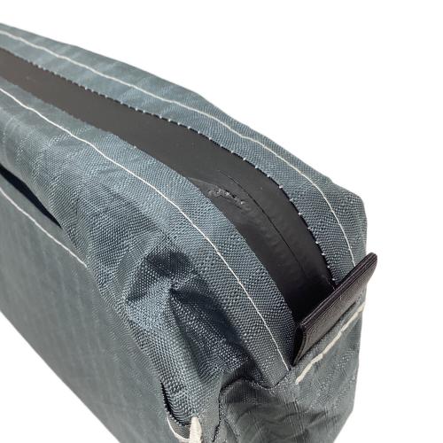 HIGH TAIL DESIGNS (ハイテイルデザイン) ショルダーバッグ グレー