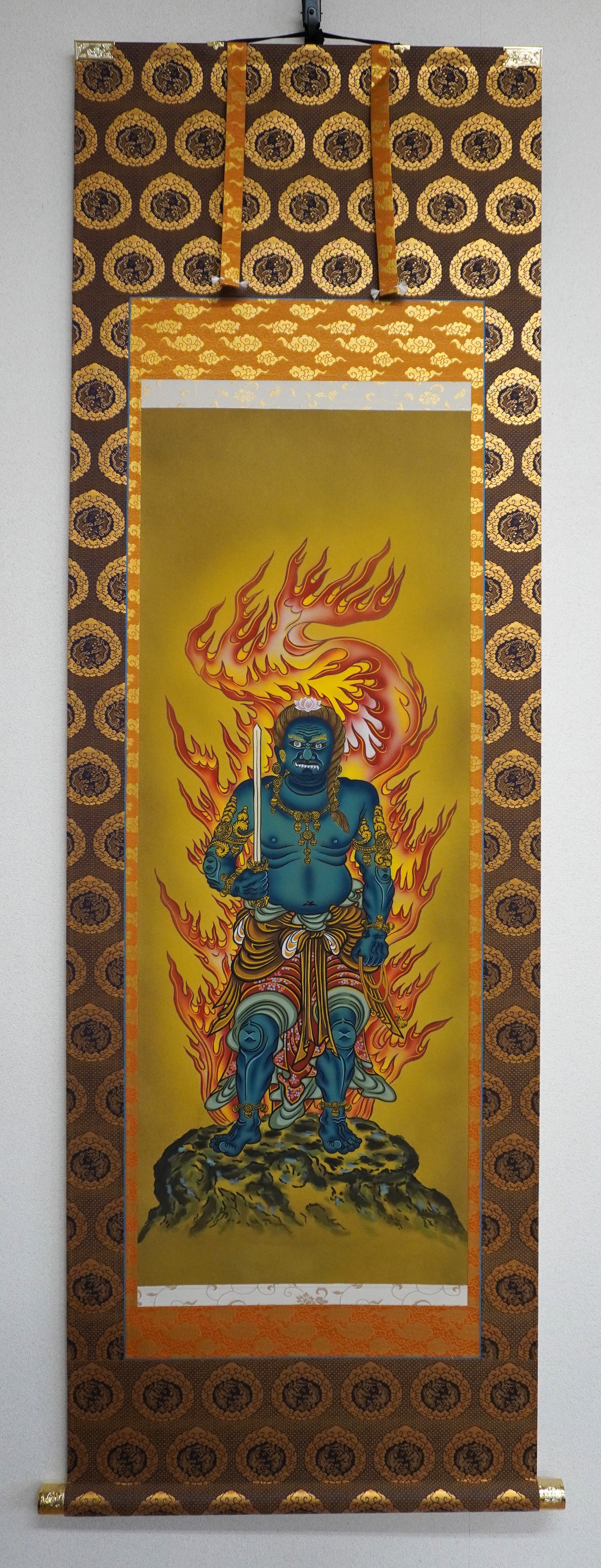 阿波掛軸堂 / 手書き「 不動明王 」 ( 絹本 )