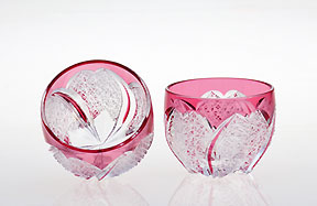 東京都名誉都民 瀧澤利夫の専門店 江戸切子 飾り皿・桜皿が高級桐