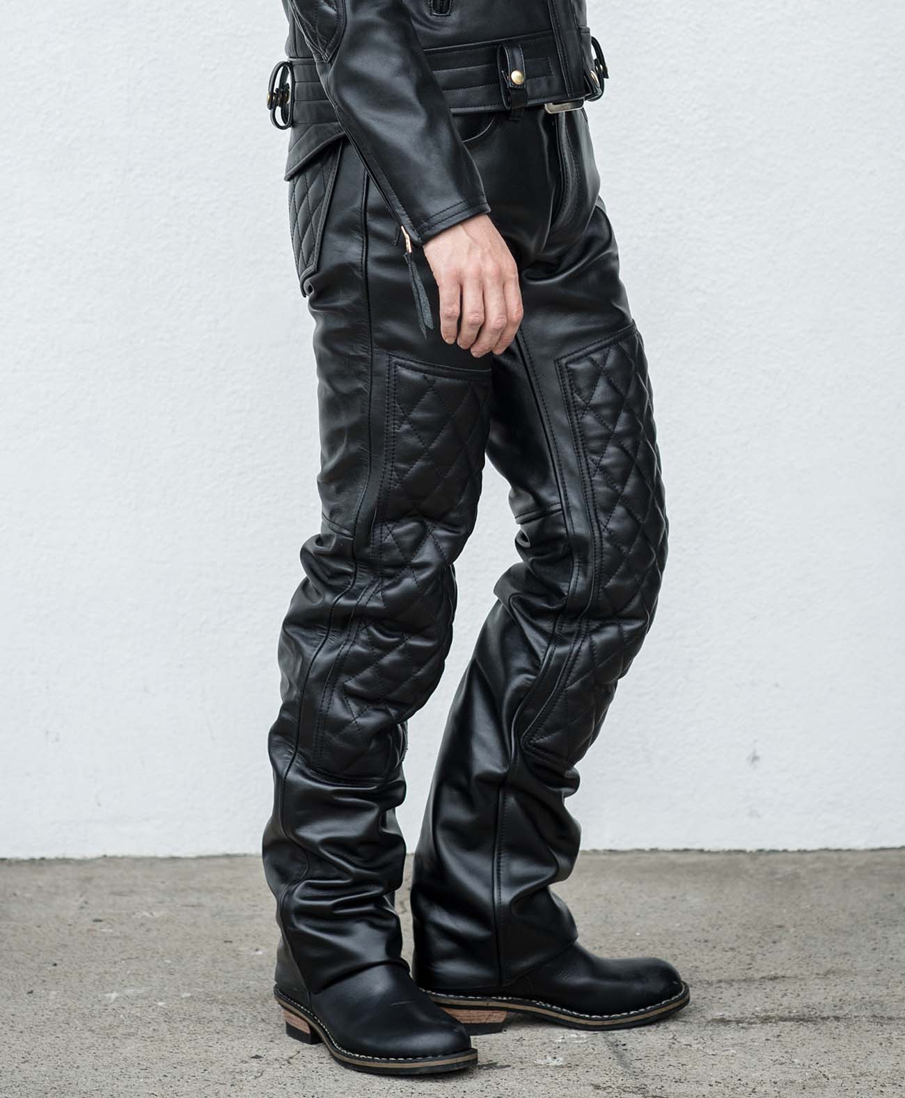 革パンツ ダイヤモンドキルティング レザーパンツ｜カドヤ公式