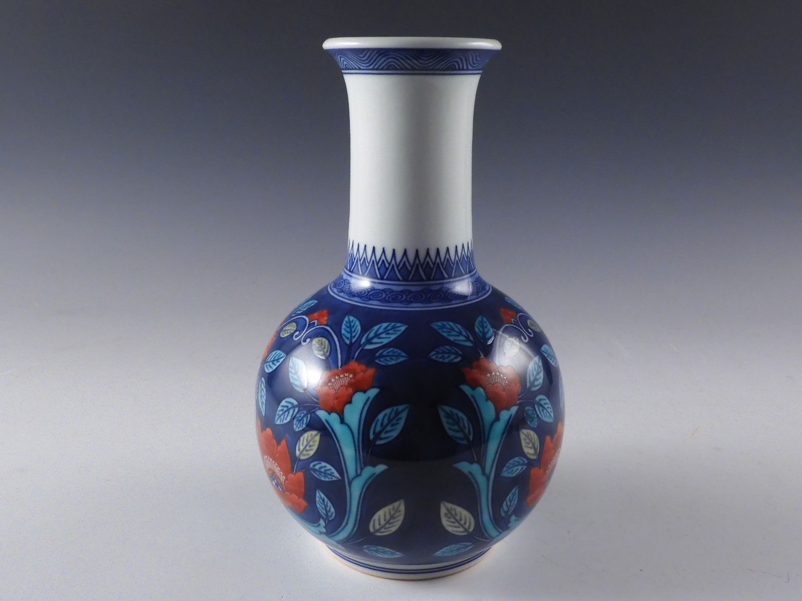 今右衛門】色鍋島の伝統 人間国宝 十三代今泉今右衛門作 色鍋島錦椿絵