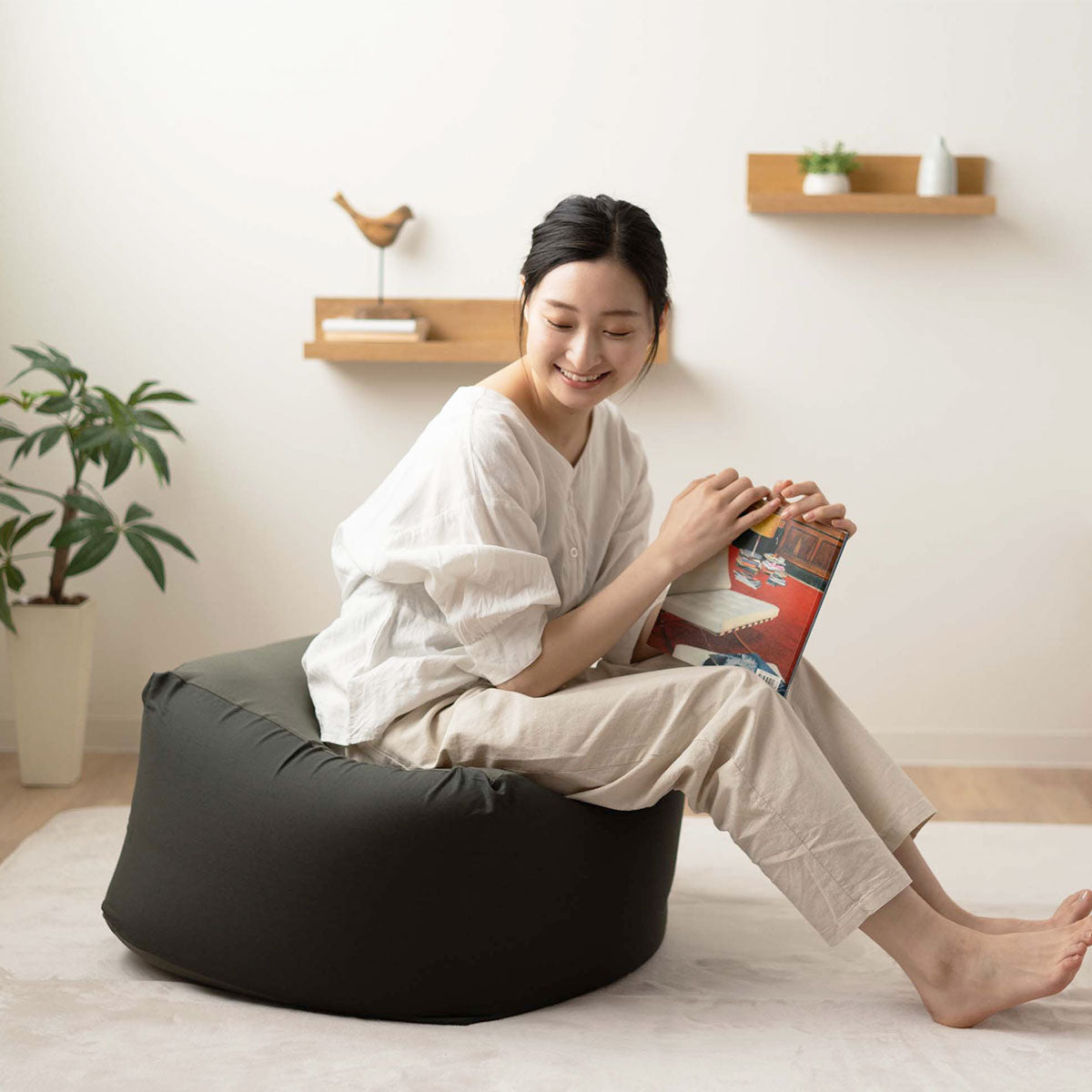 もちもち/mochimochi】ビーズクッション Mサイズ | 寝具・家具の専門店