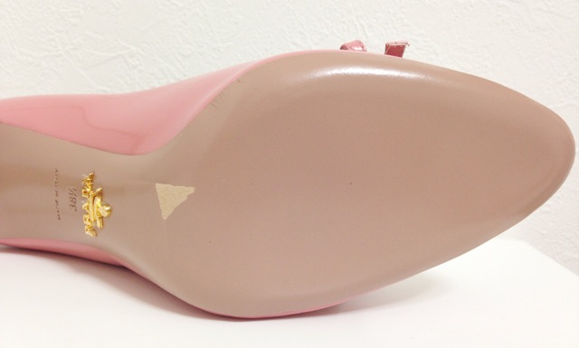 PRADA(プラダ)ピンクパテントリボン付きパンプス38 1/2 VERNICE2 - ella