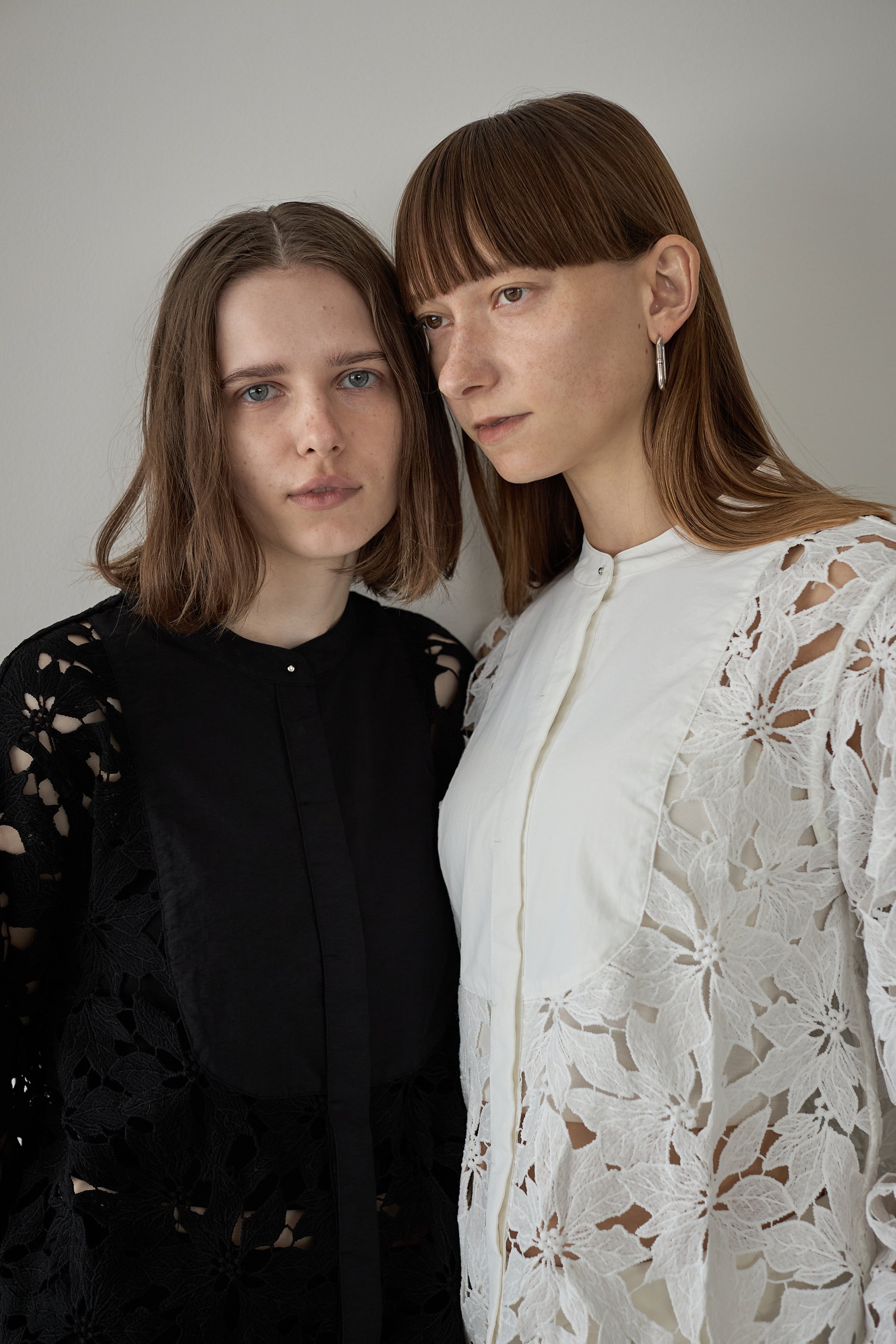 スタンドカラーレースシャツ【WHITE】 – ELLIE