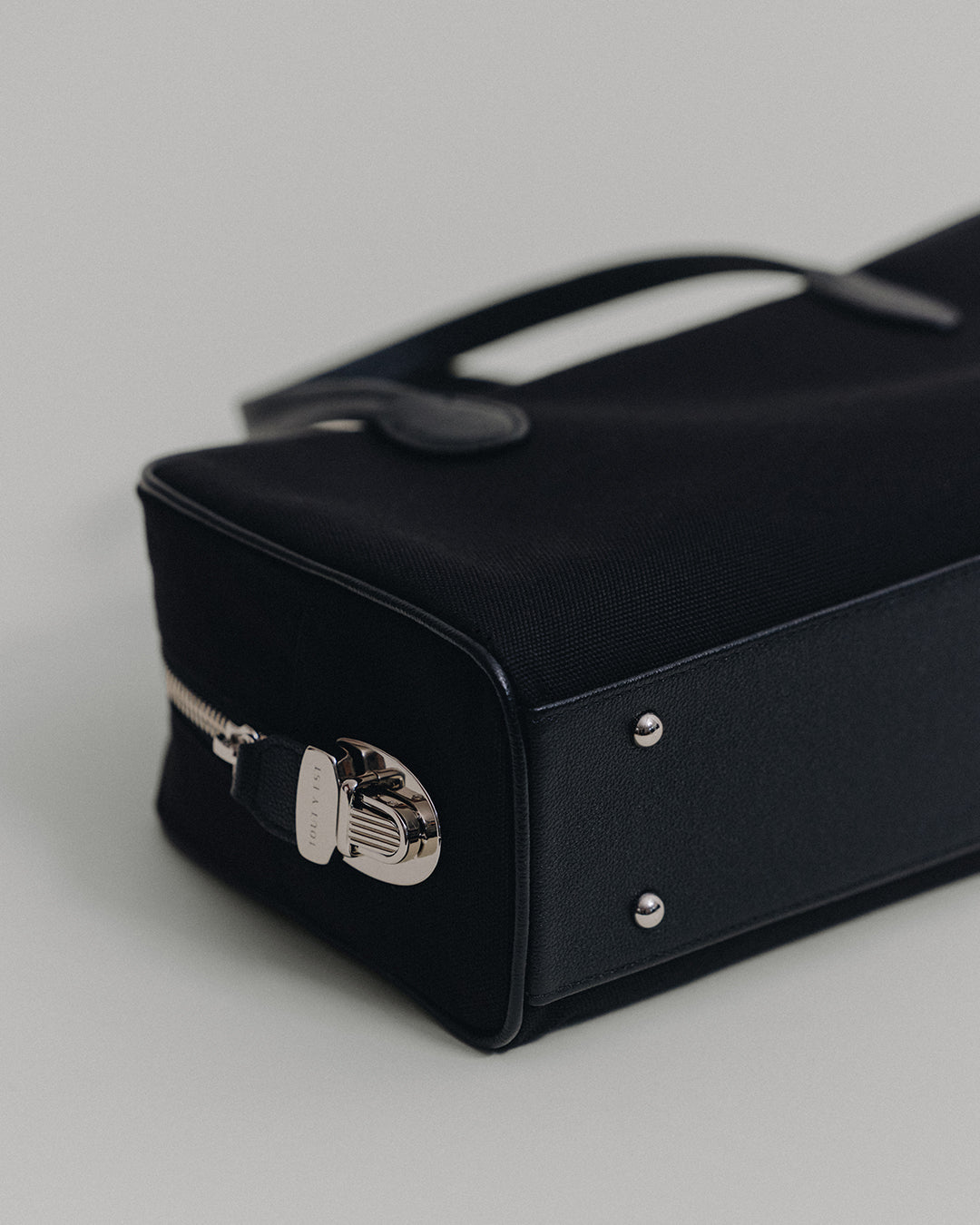 SAC LOQUET TOILE SMALL BLACK – TOUT Y EST EN