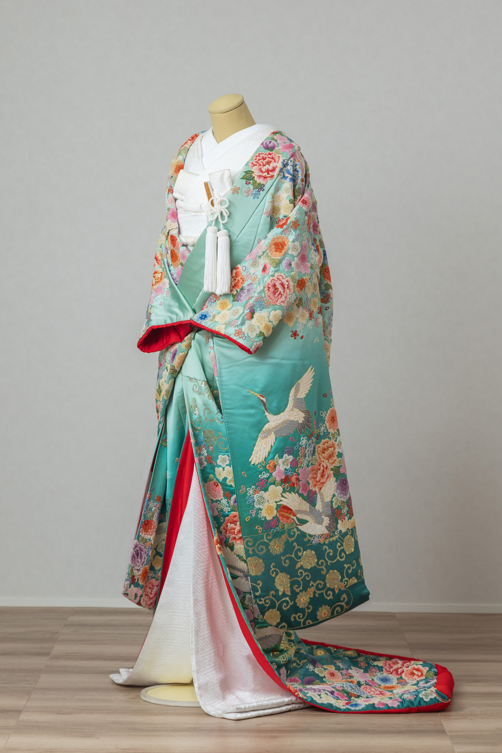 COSTUME：色打掛 IU_006 相良刺繍 青竹に宝尽くし｜ENISHI_PHOTO WEDDING