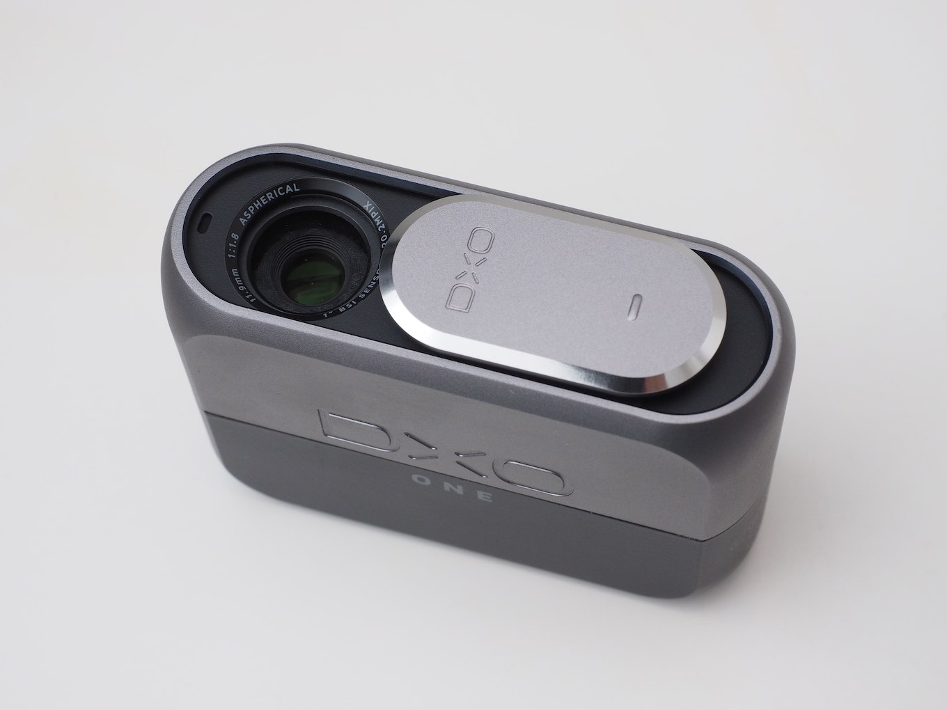 iPhoneに装着する1インチセンサー搭載カメラ「Dxo One」を購入しました