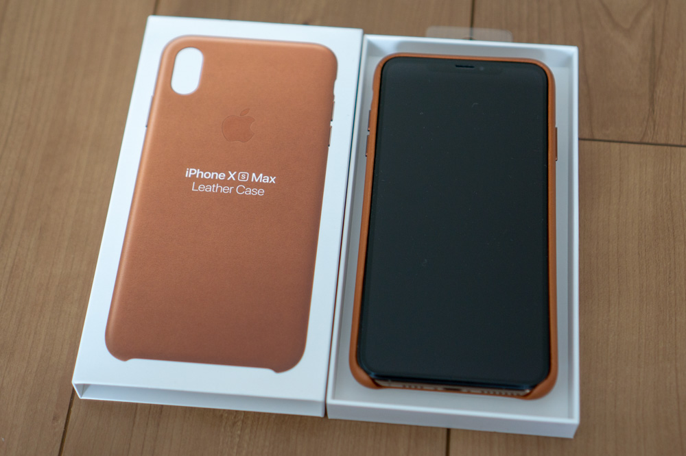 iPhone X・XS・XS Max用Apple純正レザーケースレビュー。他者製品と