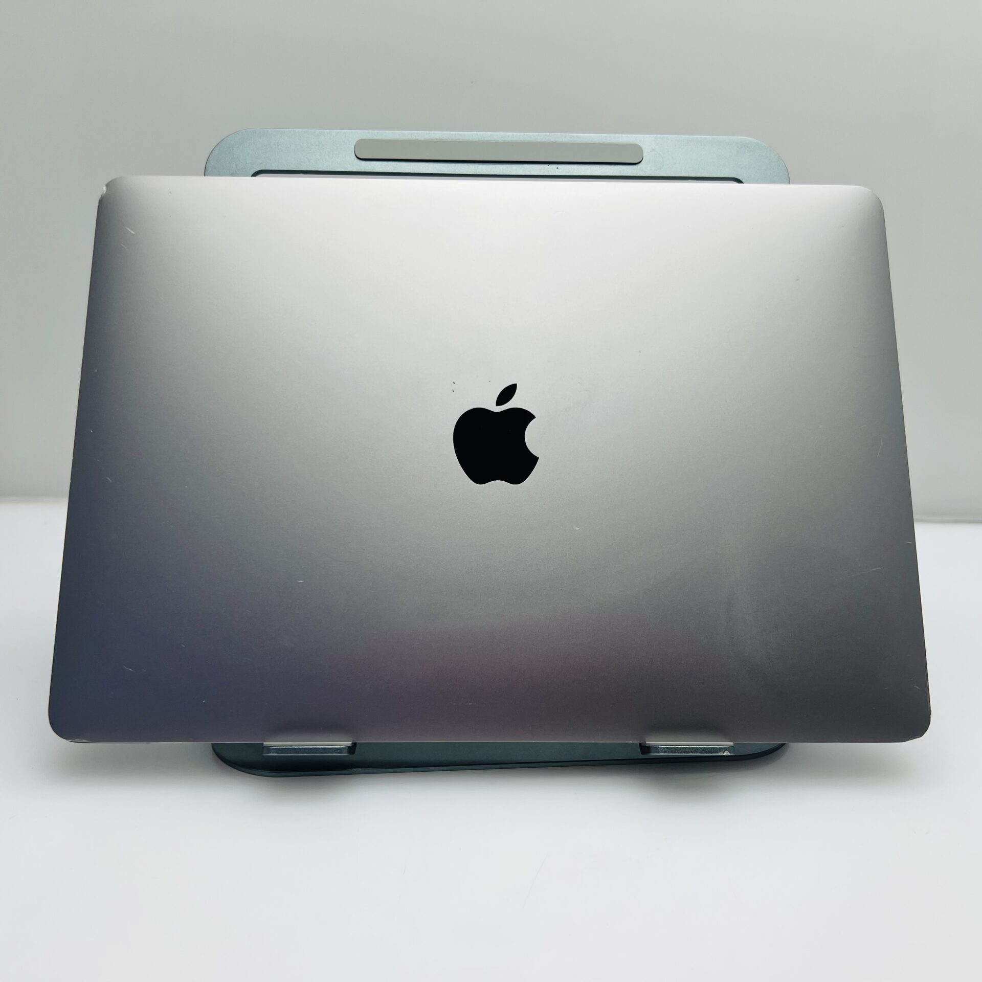 Buy Used Apple Macbook Pro 13-inch “Core i5” 2.40GHz (TouchBar