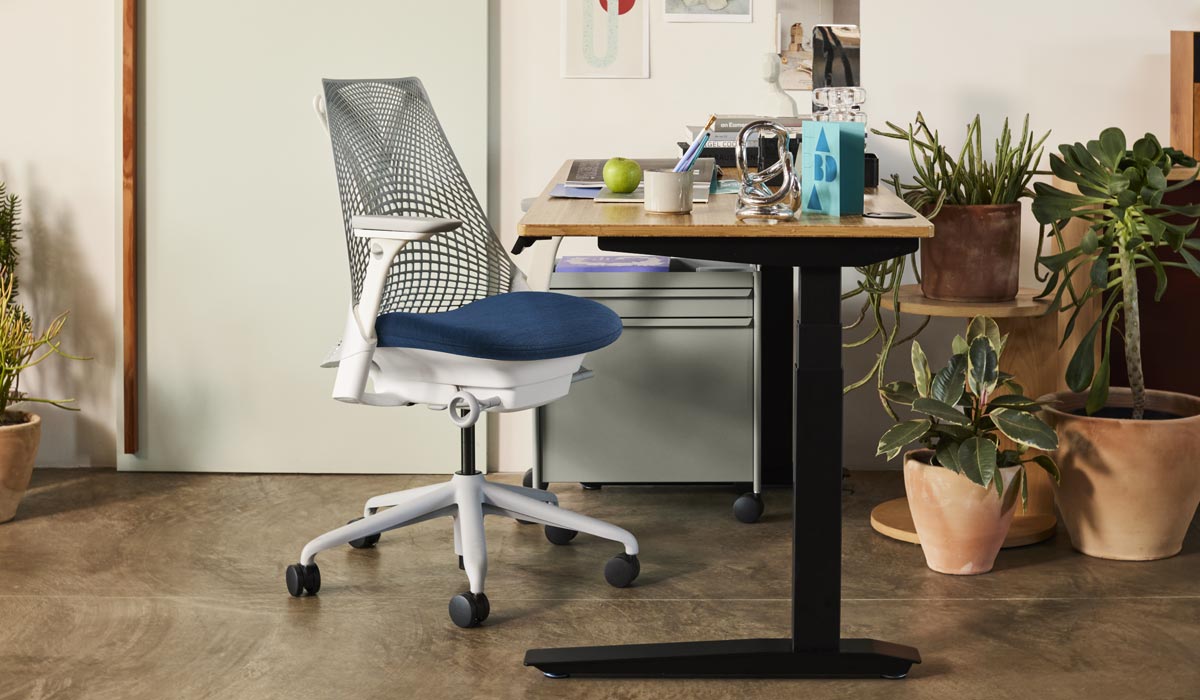Sayl Black/Pitch Office Chair | Herman Miller
