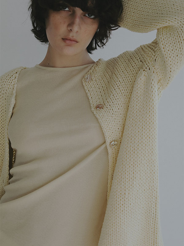 リリヤーンハンドニットカーディガン(F WHITE): トップス │ ETRE