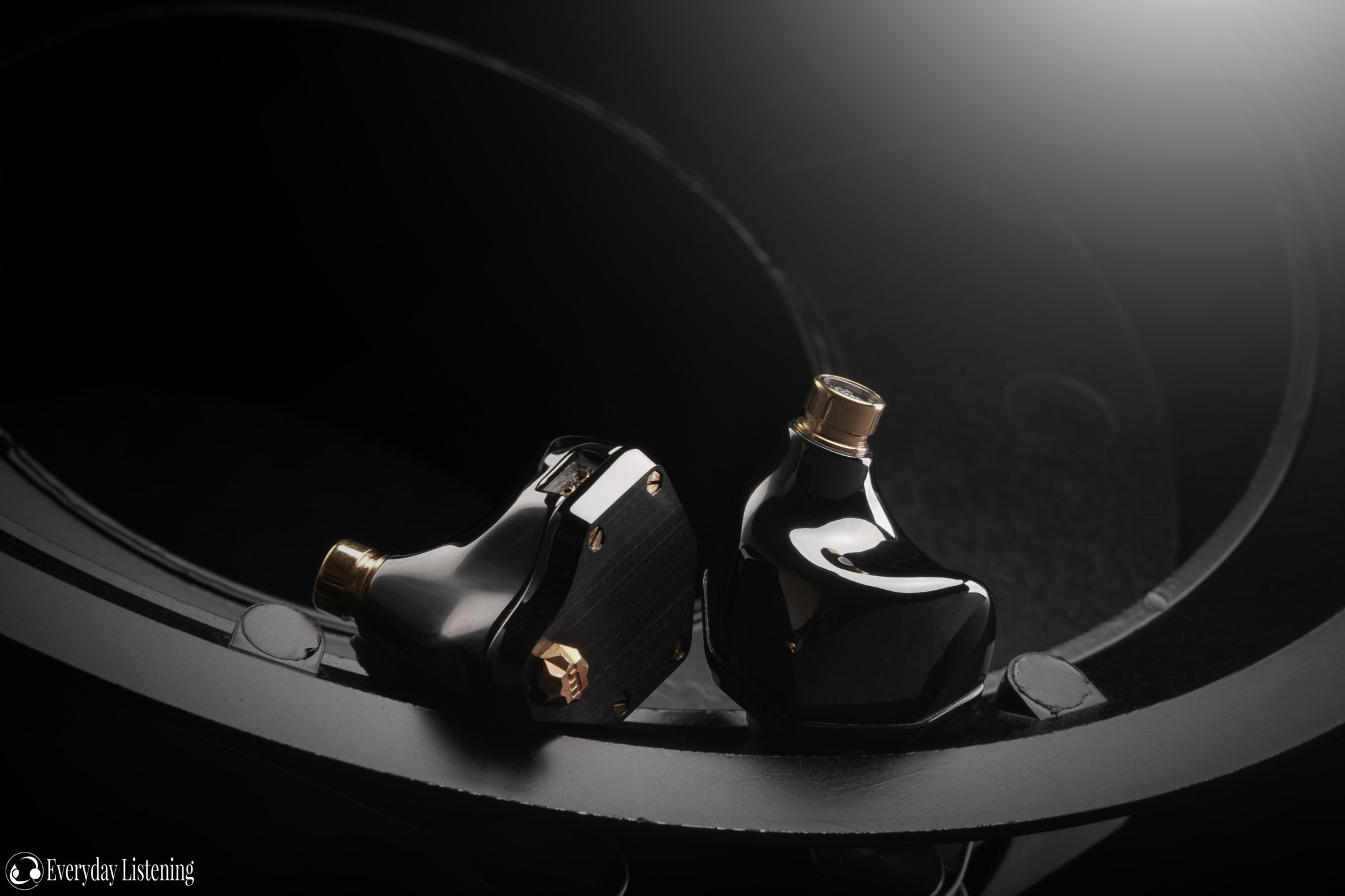 Unique Melody MEST Jet Black Review – Bright & Brilliant