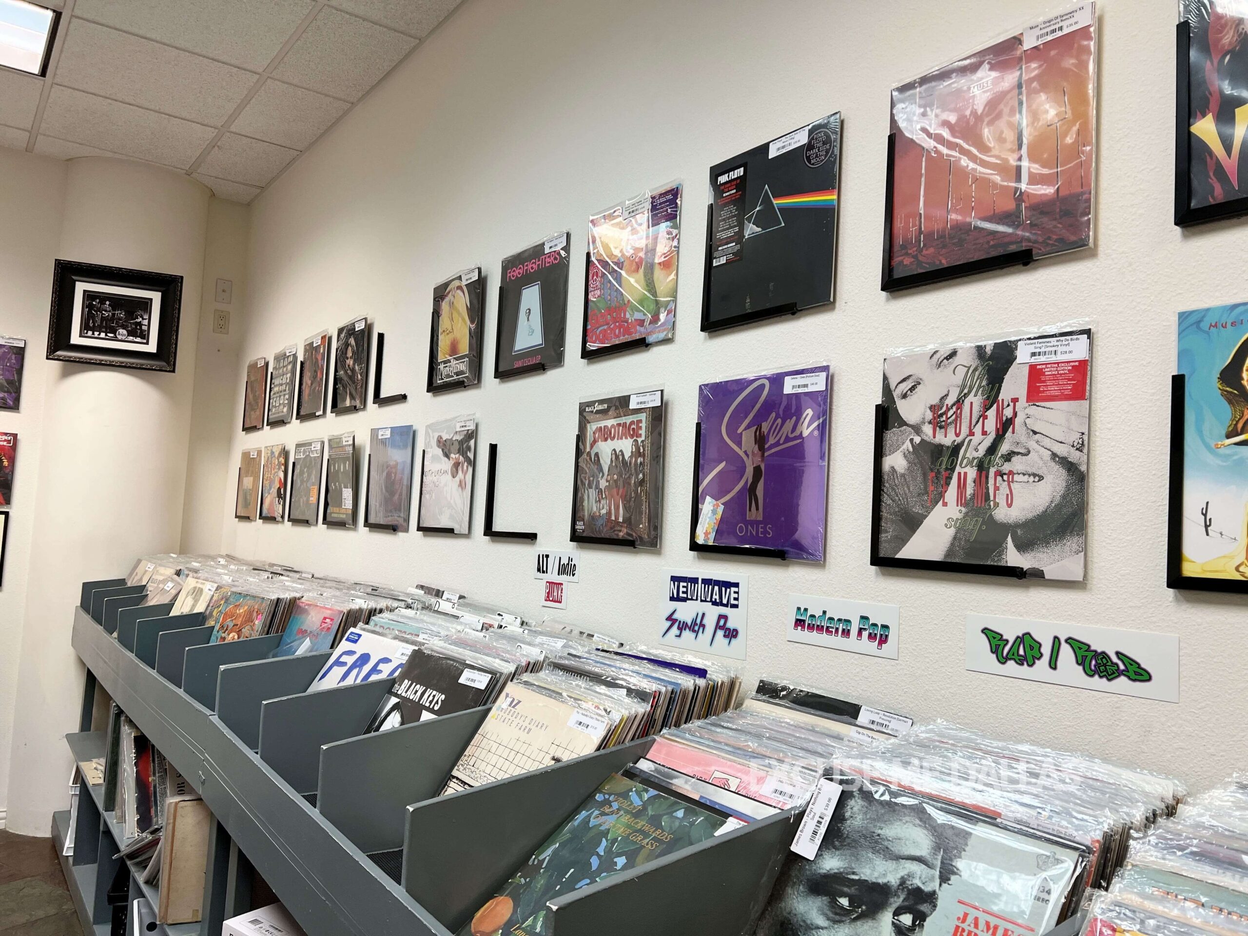 レコード店でコーヒー「The Spin Coffee and Vinyl」 | Excuse Me Dallas