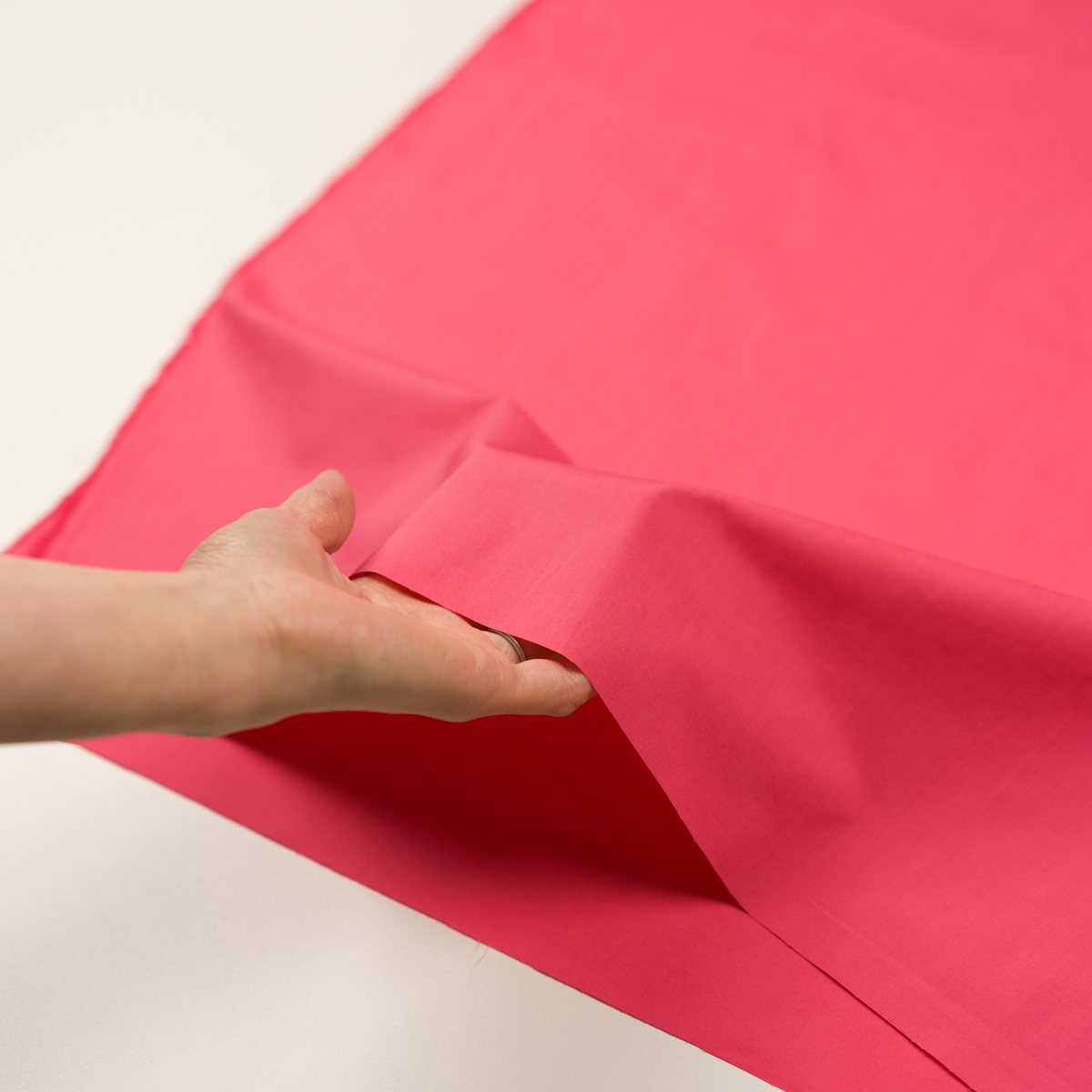 コットン×無地(コーラルレッド)×ローン_全8色 | fab-fabric sewing